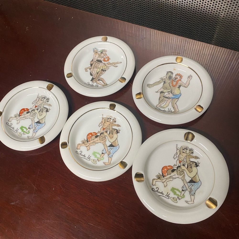 Rare Trader Vic’s Vintage Ceramic Ashtray Set with Gold Accents Tiki